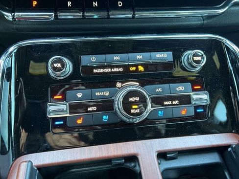 Used 2022 Lincoln Navigator Reserve image 18