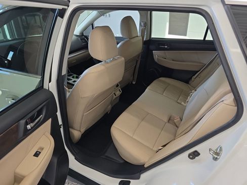 Used 2018 Subaru Outback 2.5i Limited image 17