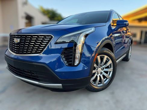 Used 2021 Cadillac XT4 Premium Luxury image 1
