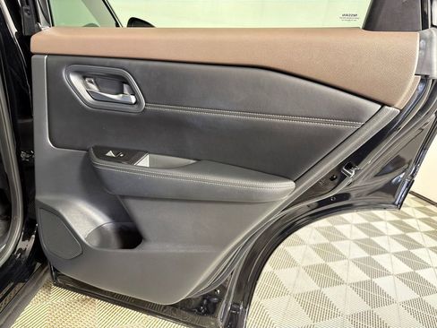 Used 2023 Nissan Rogue SL FWD image 17