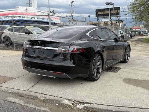 Used 2015 Tesla Model S 70D image 5