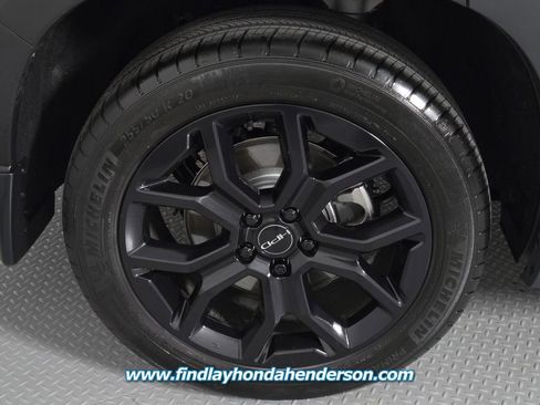 Certified 2025 Honda Pilot Touring image 11