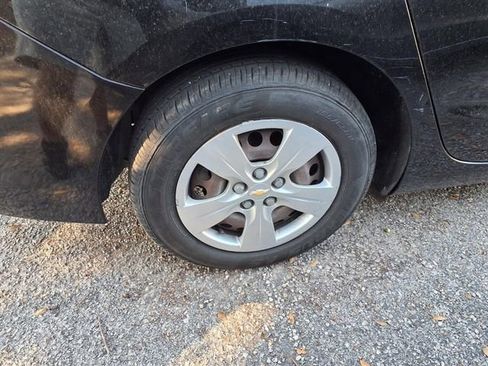 Used 2017 Chevrolet Cruze LS image 7