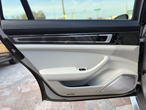 Used 2018 Porsche Panamera Turbo Executive w/ Assistance Package image 40