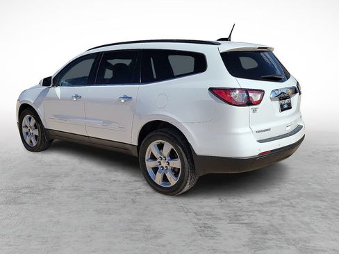 Used 2017 Chevrolet Traverse LT w/ Style and Technology Package FWD image 7