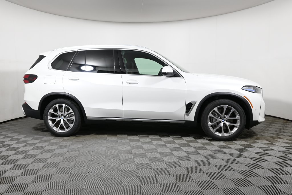 Used 2026 BMW X5 xDrive50e w/ Climate Comfort Package AWD/4WD image 8