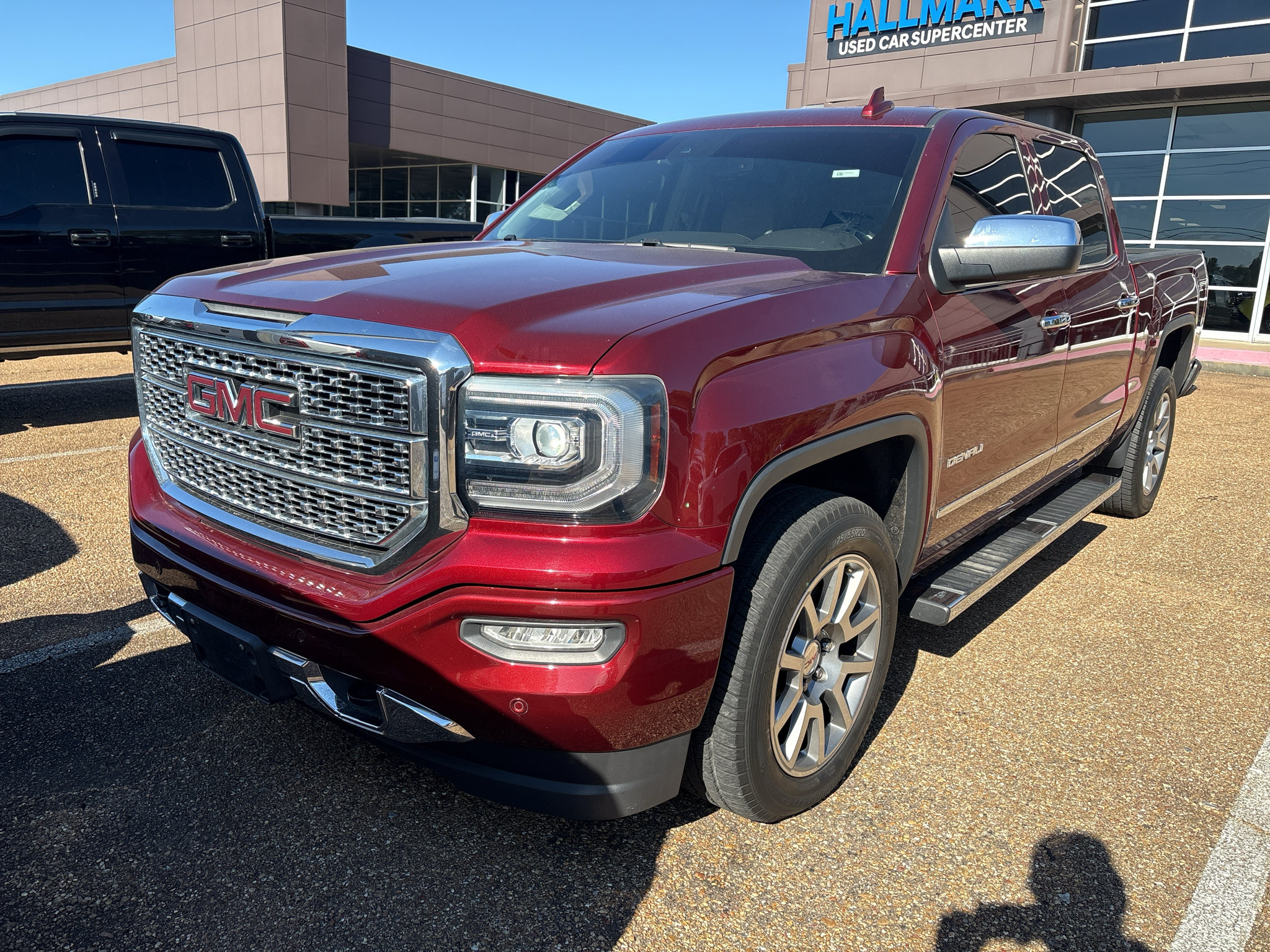 Used 2017 GMC Sierra 1500 Denali AWD/4WD image 1