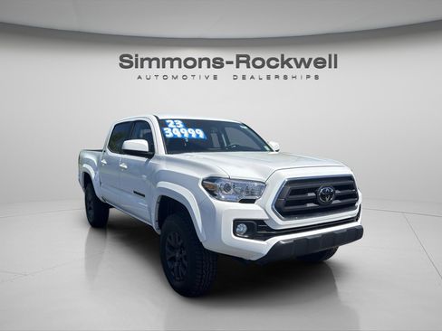 Used 2023 Toyota Tacoma SR5 AWD/4WD image 7