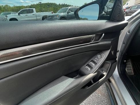 Used 2019 Honda Accord Sport image 12