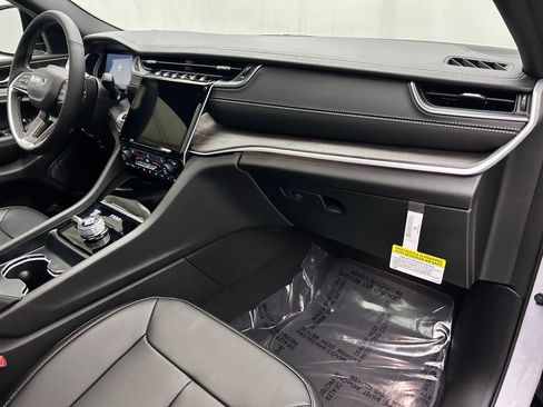New 2025 Jeep Grand Cherokee Limited AWD/4WD image 18