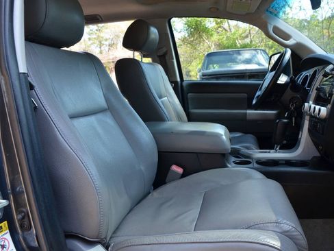 Used 2008 Toyota Sequoia SR5 AWD/4WD image 15
