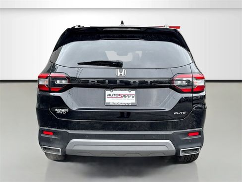 Used 2024 Honda Pilot Elite image 6