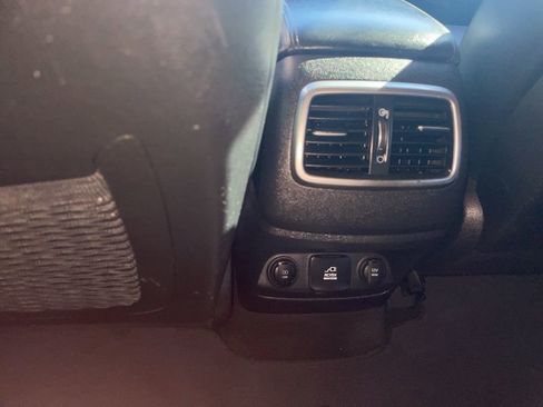 Used 2018 Kia Sorento SX image 16