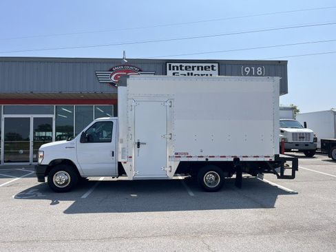 Used 2021 Ford E-350 and Econoline 350 Super Duty image 1