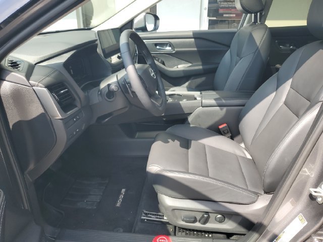 Certified 2025 Nissan Rogue SL w/ SL Premium Package FWD image 24