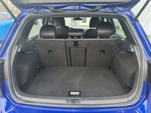 Used 2019 Volkswagen Golf R 4-Door image 24
