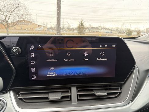 Used 2024 Chevrolet Trax LT w/ Driver Confidence Package image 18