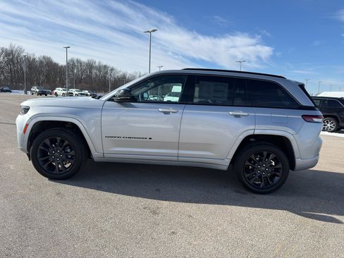 New 2026 Jeep Grand Cherokee Limited Reserve AWD/4WD image 6