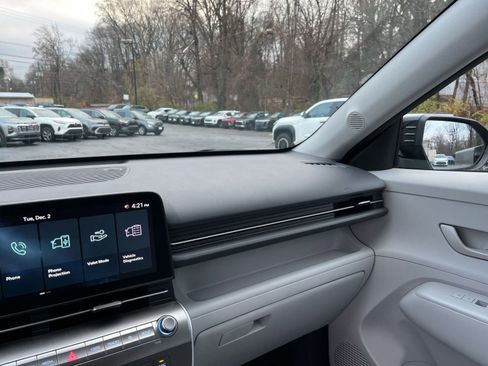 Used 2025 Hyundai Kona SEL image 31