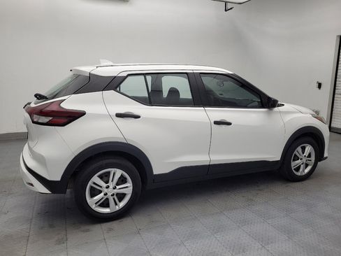 Used 2021 Nissan Kicks S image 10