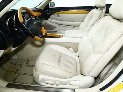 Used 2003 Lexus SC 430 Convertible image 23