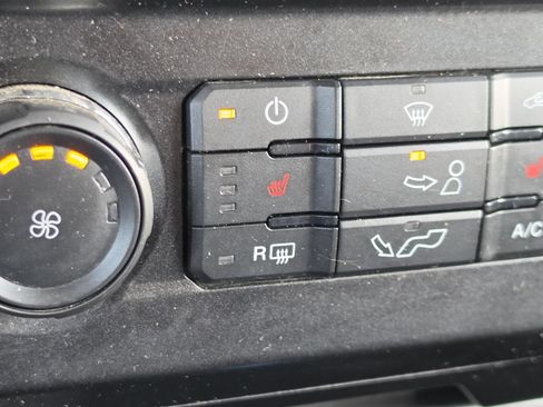 Used 2020 Ford F150 XLT w/ Equipment Group 302A Luxury AWD/4WD image 30