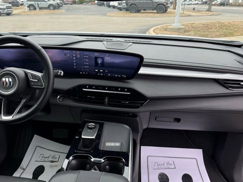 Used 2025 Buick Enclave Preferred image 19