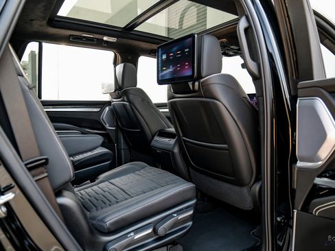 Used 2025 Cadillac Escalade V image 73