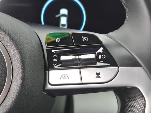 Used 2023 Hyundai Elantra Limited FWD image 19