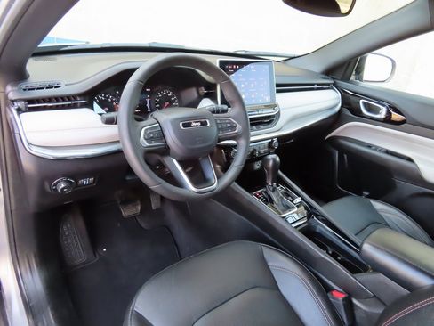 Certified 2023 Jeep Compass Limited image 22