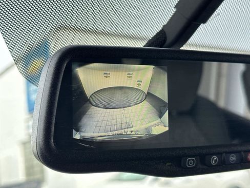 Used 2012 GMC Acadia SLE image 17