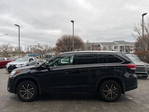 Used 2019 Toyota Highlander XLE image 23