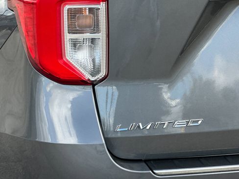 Certified 2022 Ford Explorer Limited w/ Equipment Group 301A image 29