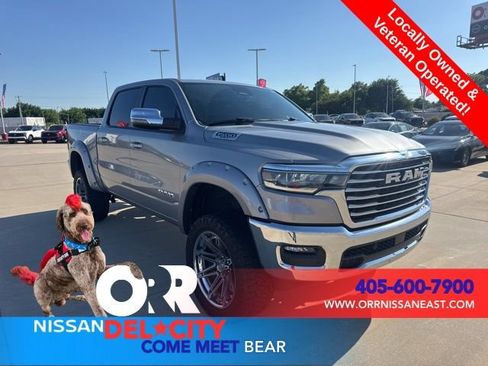 Used 2025 RAM 1500 Laramie AWD/4WD image 9