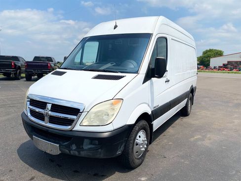 Used 2008 Dodge Sprinter 2500 image 4