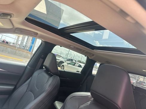 Used 2023 INFINITI QX60 Sensory w/ Cargo Package AWD/4WD image 4