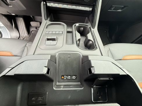 New 2026 GMC Sierra 2500 AT4 w/ AT4 Premium Plus Package image 25