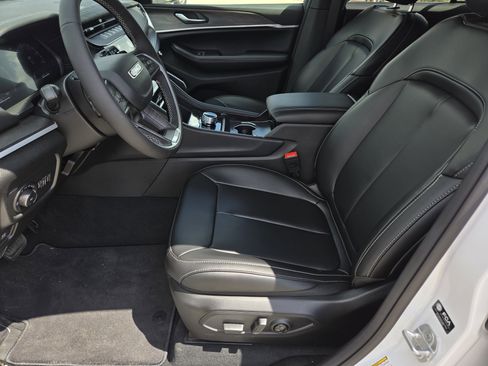 New 2026 Jeep Grand Cherokee Limited w/ Limited Altitude Package RWD image 14