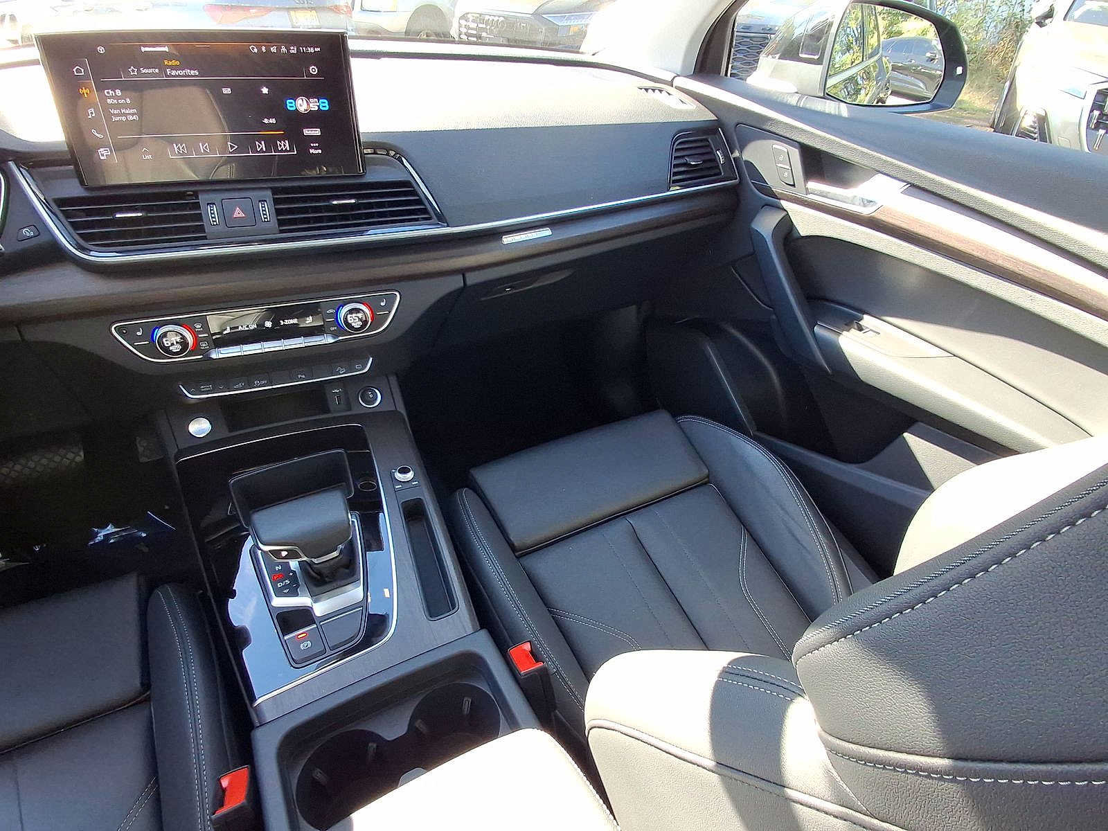 Certified 2024 Audi Q5 e Premium AWD/4WD image 11
