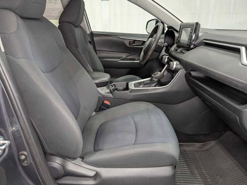 Used 2019 Toyota RAV4 LE image 38