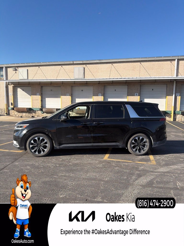 Used 2024 Kia Carnival EX FWD image 1