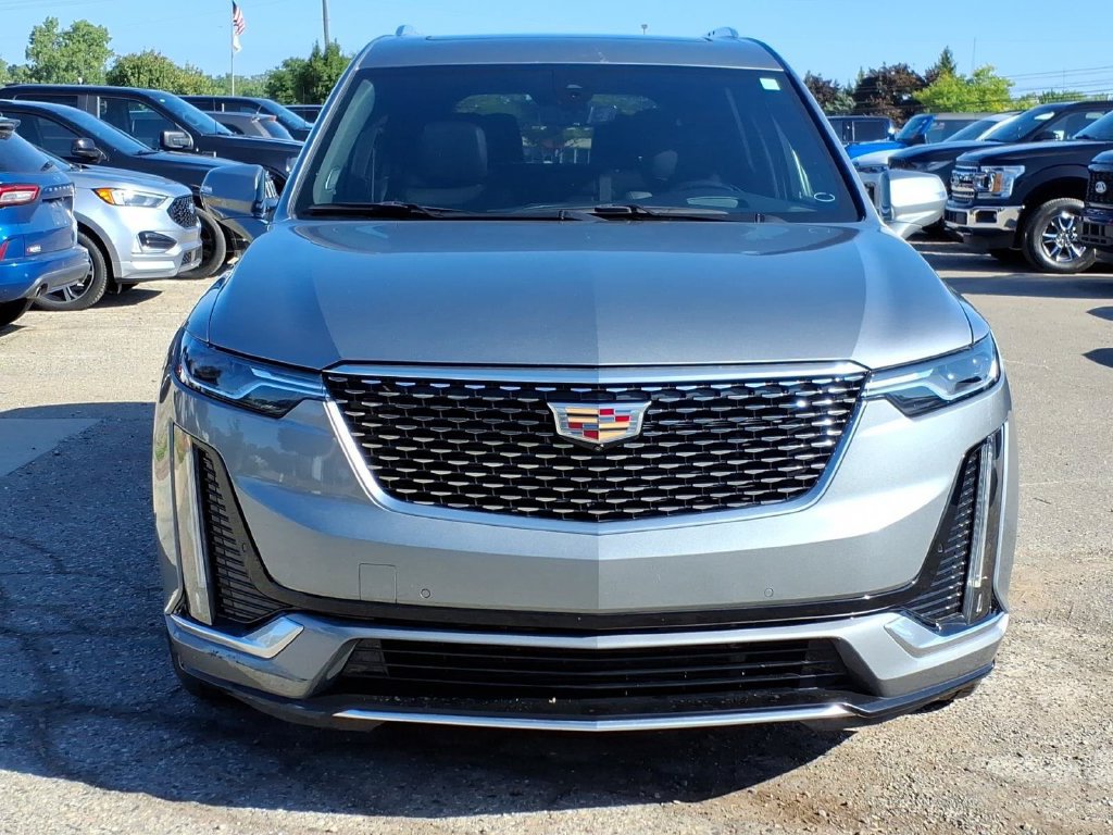 Used 2023 Cadillac XT6 Premium Luxury w/ Technology Package AWD/4WD image 5