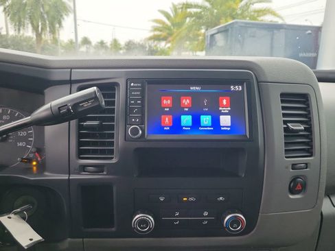 Used 2020 Nissan NV 2500 SV image 18