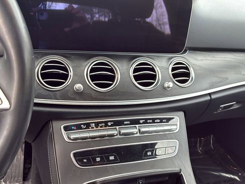 Used 2023 Mercedes-Benz E 350 4MATIC Sedan image 9