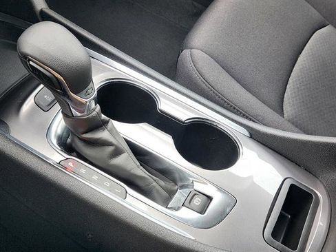 Used 2024 Chevrolet Malibu LT image 15