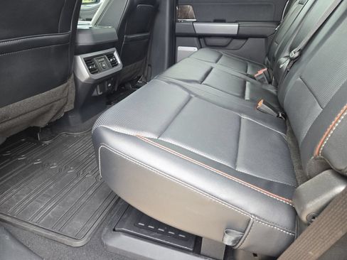 Used 2023 Ford F250 Lariat w/ FX4 Off-Road Package AWD/4WD image 31