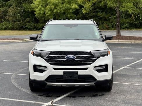 Used 2020 Ford Explorer XLT w/ Equipment Group 202A image 12