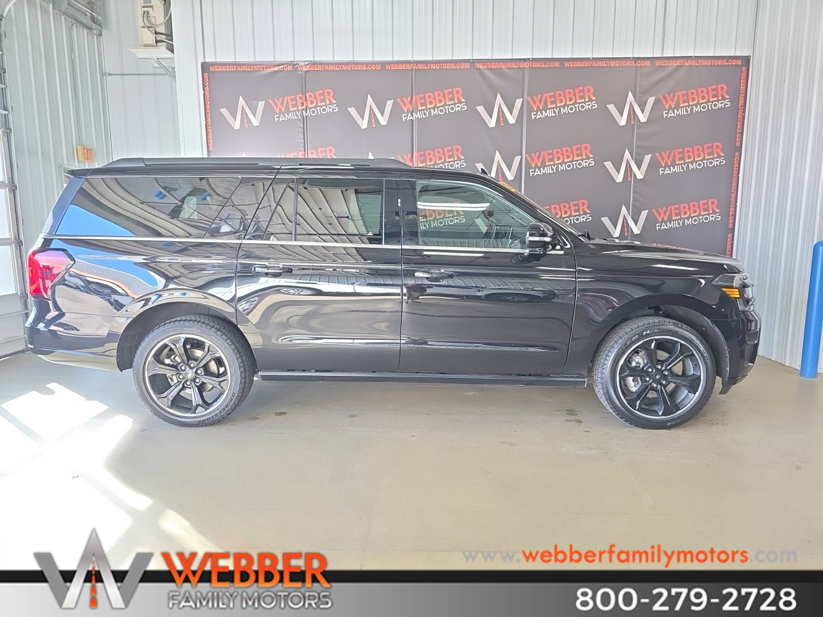 Used 2023 Ford Expedition Max Limited AWD/4WD image 3