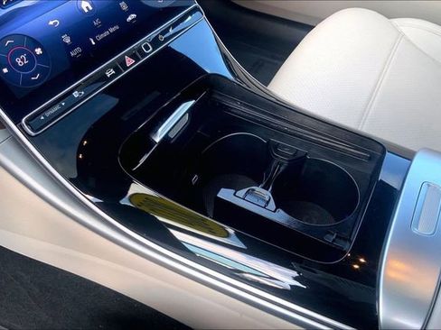 Used 2025 Mercedes-Benz C 300 4MATIC Sedan image 13