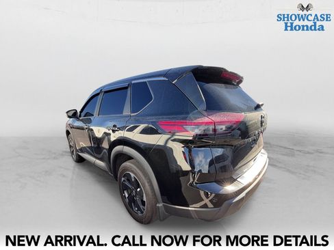 Used 2025 Nissan Rogue SV FWD image 4